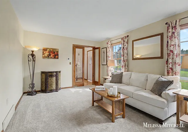Photo 4 of Sale Pending at 1705 Ridgewood Ave, Grand Rapids, MI 49506 | MLS# 70555112 | Listing updated on 2026-08-30