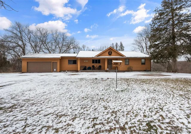 3rd image of 9130 Bayfield Ln, Brighton, MI 48116 6726 | MLS# 60982081