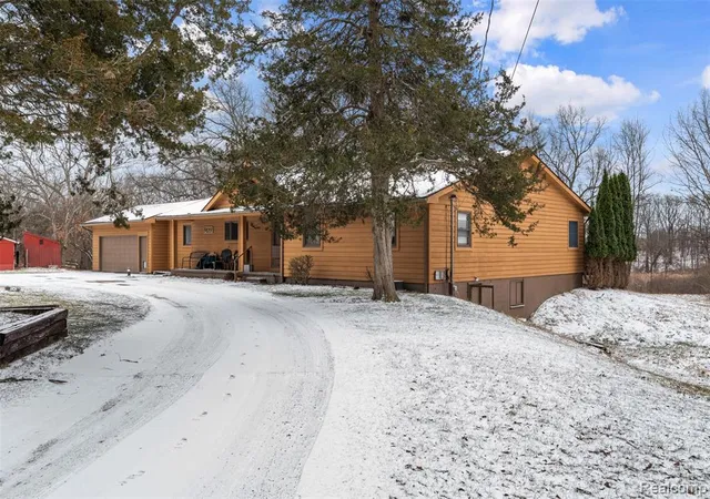 4th image of 9130 Bayfield Ln, Brighton, MI 48116 6726 | MLS# 60982081
