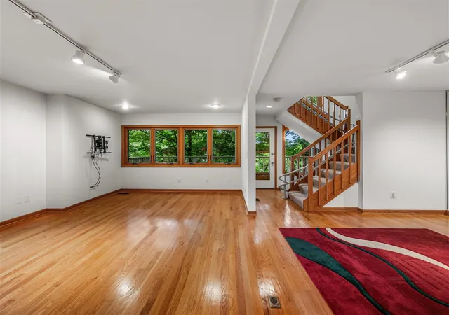 5th image of 651 N 5Th Ave, Ann Arbor, MI 48104 | MLS# 70524186
