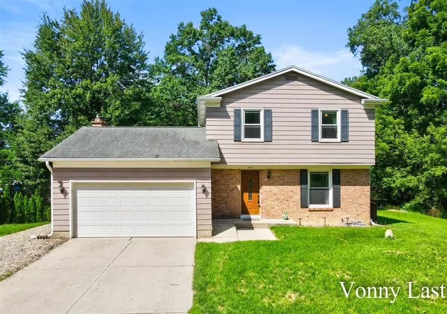 Photo 1 of Single family home for sale at 875 Argo Ave, Grand Rapids, MI 49546 | MLS# 70553064 | Listing updated on 2026-08-26