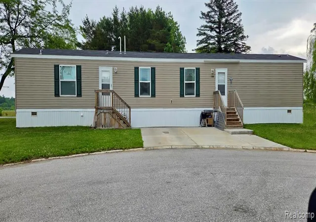 Homes for sale in Midland, MI | 3300 Magnolia Ct, Midland, MI 48642 | MLS# 61006850