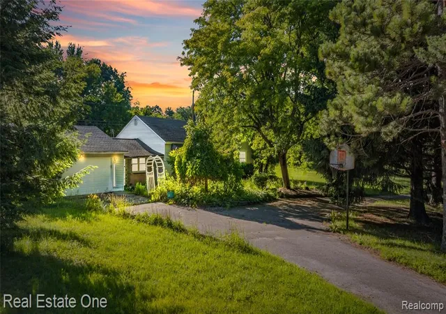 Homes for sale in Clarkston, MI | 9585 N Eston Rd, Clarkston, MI 48348 | MLS# 61005845
