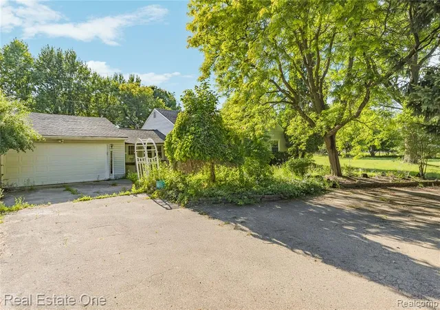 Homes for sale in Clarkston, MI | 9585 N Eston Rd, Clarkston, MI 48348 | MLS# 61005845