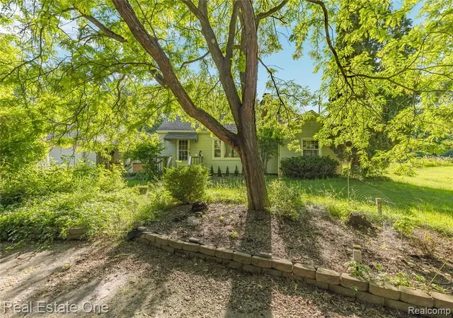 Homes for sale in Clarkston, MI | 9585 N Eston Rd, Clarkston, MI 48348 | MLS# 61005845