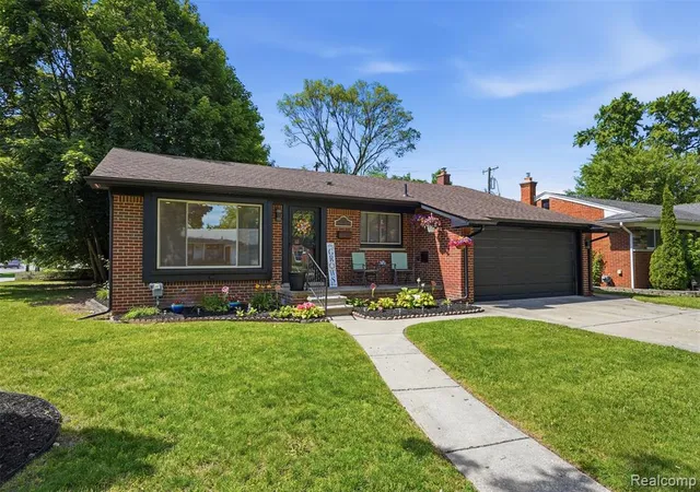 Photo 3 of Single family home for sale at 27407 Buckingham St, Livonia, MI 48154 4609 | MLS# 61025390 | Listing updated on 2026-09-12