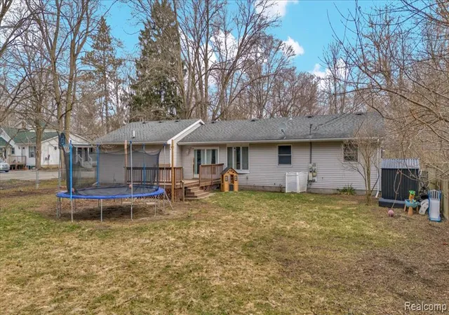 Homes for sale in North Street, MI | 6865 Abbottsford Rd, North Street, MI 48049 2313 | MLS# 60982263