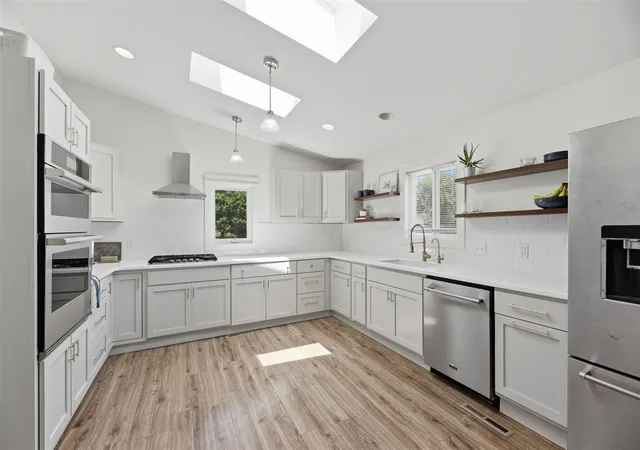 Photo 3 of Single family home for sale at 2719&2725 S Cleveland Ave, Saint Joseph, MI 49085 | MLS# 70545117 | Listing updated on 2026-09-02