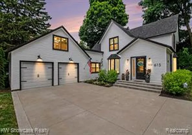 Homes for sale in Milford, MI | 615 Hickory St, Milford, MI 48381 1652 | MLS# 61007669