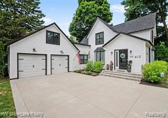Homes for sale in Milford, MI | 615 Hickory St, Milford, MI 48381 1652 | MLS# 61007669