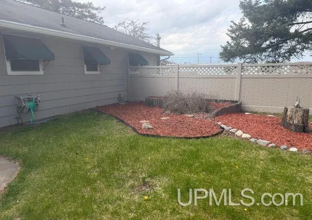 Homes for sale in Kingsford, MI | 101 Beech St, Kingsford, MI 49802 | MLS# 50207927