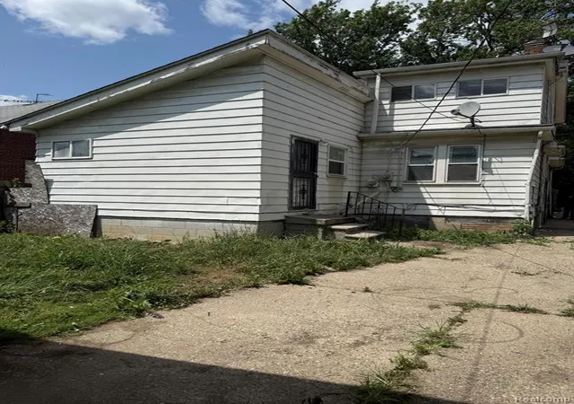 Photo 2 of Sale Pending at 13644 Linnhurst St, Detroit, MI 48205 2849 | MLS# 61014966 | Listing updated on 2026-10-01