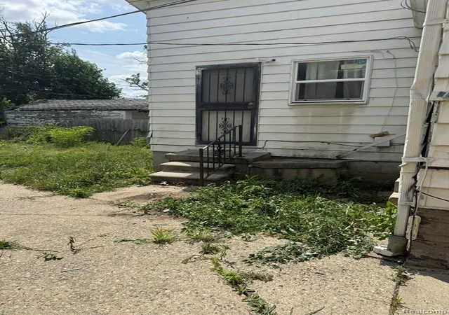 Photo 3 of Sale Pending at 13644 Linnhurst St, Detroit, MI 48205 2849 | MLS# 61014966 | Listing updated on 2026-10-01