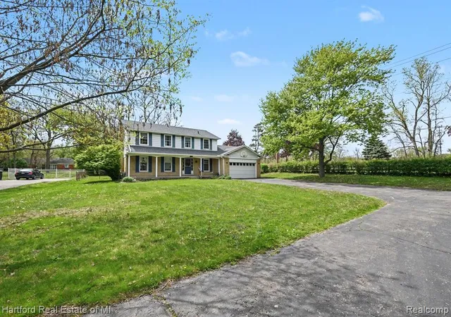 2nd image of 16941 Shrewsbury St, Livonia, MI 48154 | MLS# 60990897