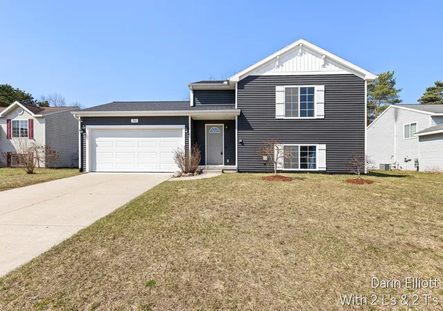 Homes for sale in Belding, MI | 749 Pine Ridge Dr, Belding, MI 48809 | MLS# 70522494