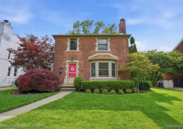 Homes for sale in Grosse Pointe Farms, MI | 169 Mckinley Ave, Grosse Pointe Farms, MI 48236 | MLS# 61004339