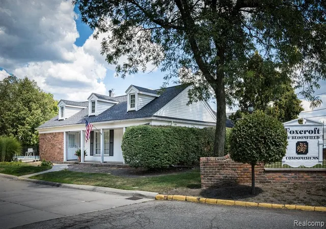 Homes for sale in Bloomfield Hills, MI | 150 Billingsgate Ct #Unit D, Bloomfield Hills, MI 48301 | MLS# 61006902
