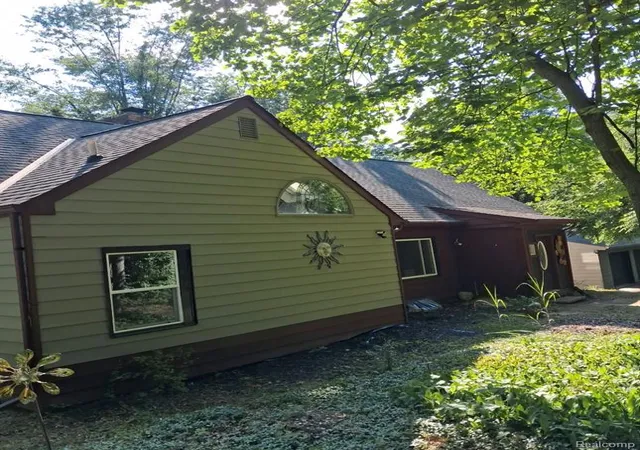 Photo 3 of Single family home for sale at 12890 Tompkins Rd, Onondaga, MI 49264 | MLS# 61012658 | Listing updated on 2026-08-05