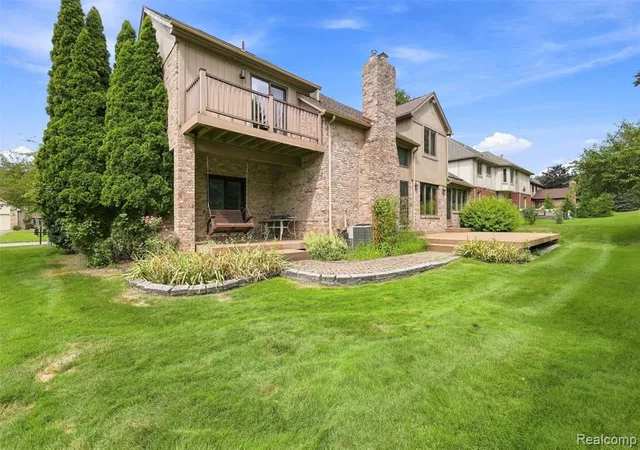 2nd image of 2070 Reagan Dr, Rochester Hills, MI 48309 2978 | MLS# 61023093