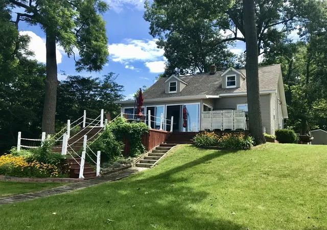 1st image of 16218 East Lake Dr, White Pigeon, MI 49099 | MLS# 70553372