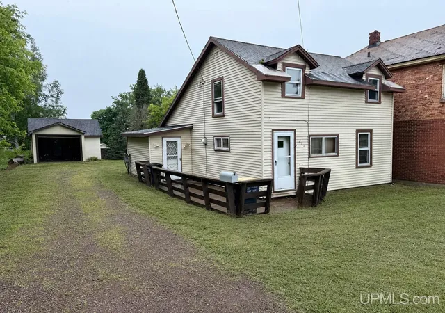 Homes for sale in Ironwood, MI | 219 E Bonnie St, Ironwood, MI 49938 | MLS# 50205113
