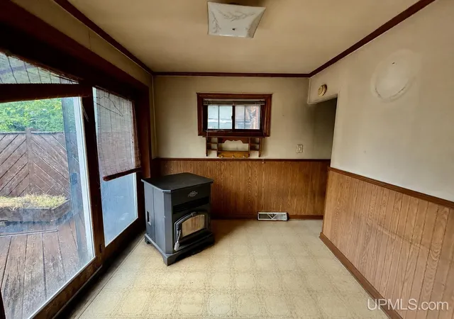 Homes for sale in Ironwood, MI | 219 E Bonnie St, Ironwood, MI 49938 | MLS# 50205113