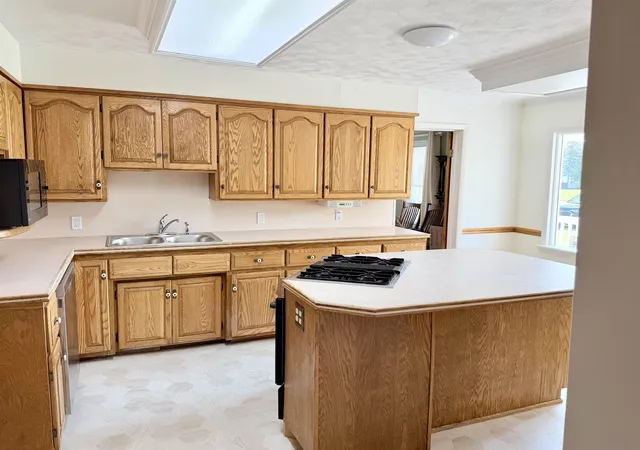 Photo 2 of Sale Pending at 7310 Seymour Rd, Flushing, MI 48433 | MLS# 50217473 | Listing updated on 2026-09-09