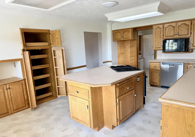 Photo 3 of Sale Pending at 7310 Seymour Rd, Flushing, MI 48433 | MLS# 50217473 | Listing updated on 2026-09-09