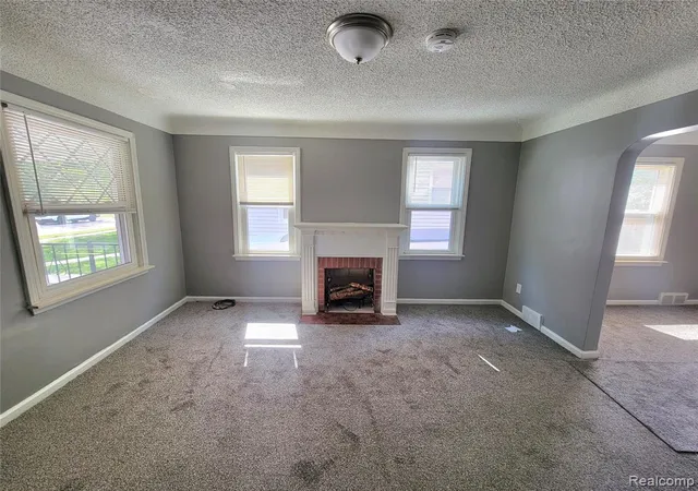 Photo 4 of Sale Pending at 13505 Saint Andrews Ave, Warren, MI 48089 5461 | MLS# 60999387 | Listing updated on 2026-09-29
