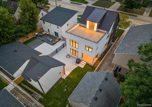 Photo 5 of Single family home for sale at 673 E 14 Mile, Birmingham, MI 48009 2024 | MLS# 61024861 | Listing updated on 2026-08-30
