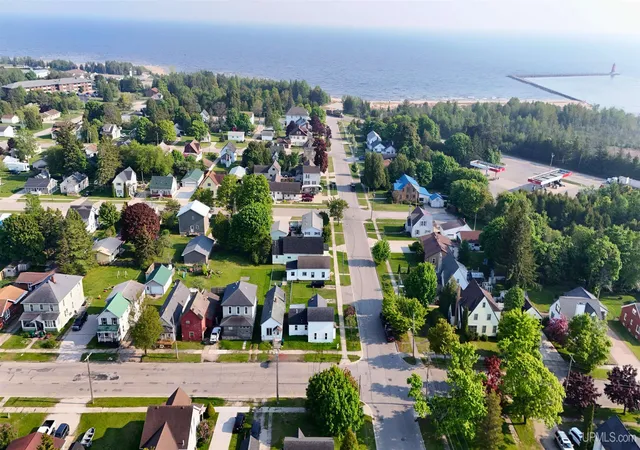 Photo 4 of Single family home for sale at 601 Range St, Manistique, MI 49854 | MLS# 50175764 | Listing updated on 2025-10-07