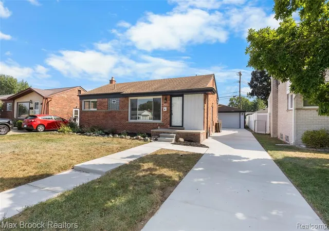 Photo 3 of Sale Pending at 33711 Rosslyn Ave, Garden City, MI 48135 1073 | MLS# 61023770 | Listing updated on 2026-08-26