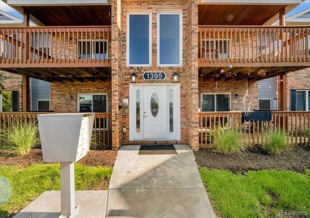 1st image of 1395 Harbour Blvd #137, Trenton, MI 48183 | MLS# 61019663