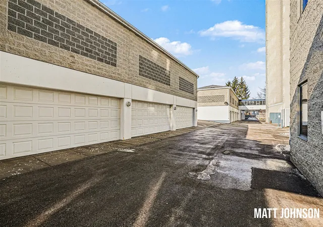 Homes for sale in Muskegon, MI | 2964 Lakeshore Dr #E 204, Muskegon, MI 49441 | MLS# 70515493