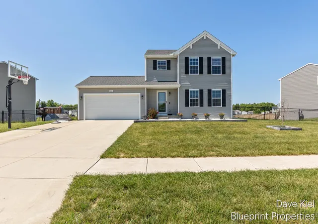 2nd image of 445 Oak View Dr, Middleville, MI 49333 | MLS# 70553544