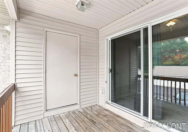 Listing Photo 2 - Condo for sale in building located at 3074 W Crystal Waters Dr, Holland, MI 49424 - Unit #8