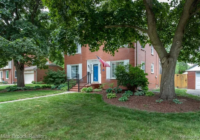 Homes for sale in Berkley, MI | 1852 Edgewood Blvd, Berkley, MI 48072 | MLS# 61001430