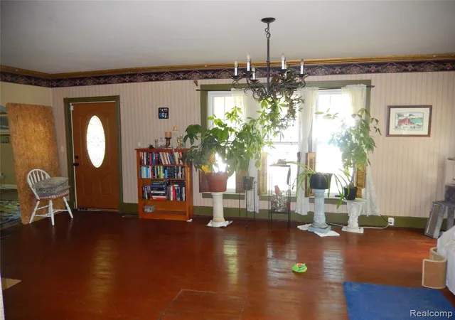 Photo 2 of Single family home for sale at 746 N Main St, Lapeer, MI 48446 | MLS# 61019169 | Listing updated on 2026-08-10