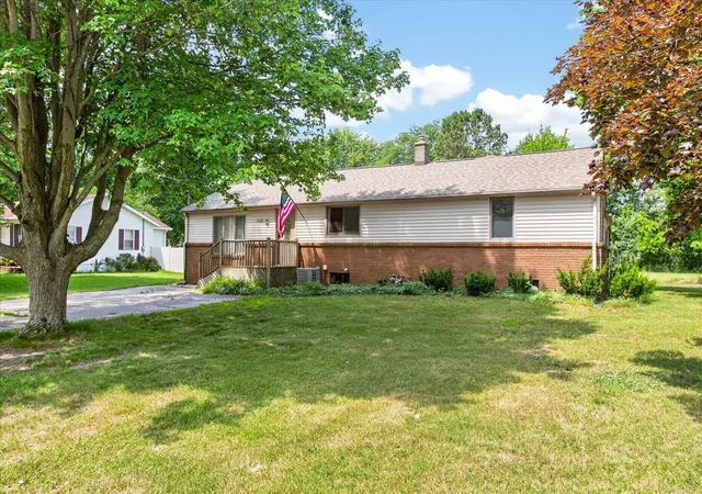 Homes for sale in Saint Joseph, MI | 1032 Brookfield Dr, Saint Joseph, MI 49085 | MLS# 70543446