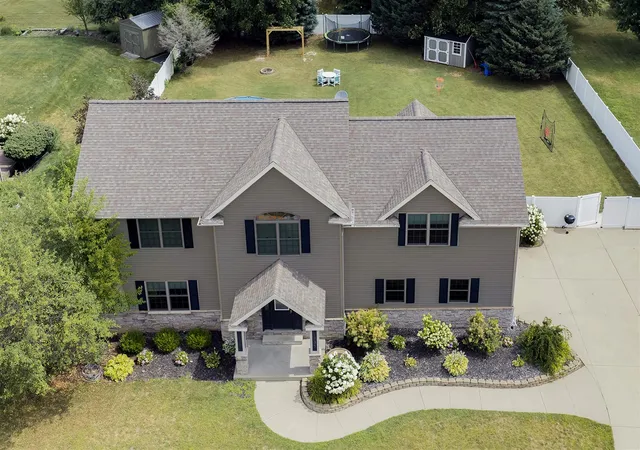 Photo 2 of Single family home for sale at 2053 Joni Ln, Stevensville, MI 49127 | MLS# 70546947 | Listing updated on 2026-08-28