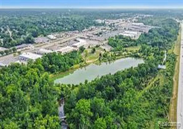 5th image of 4175 Miller Rd, Flint, MI 48507 | MLS# 61010017