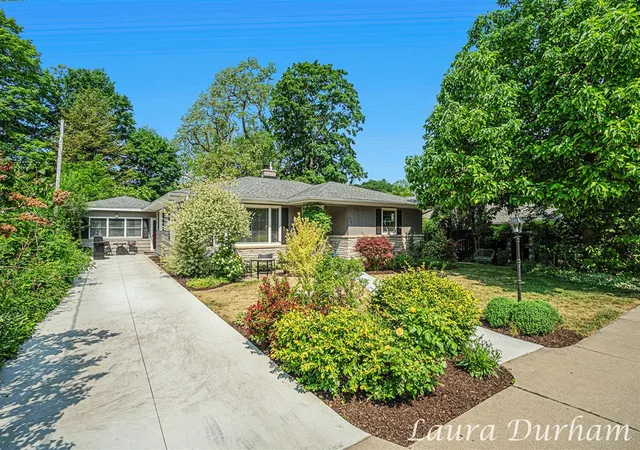 Homes for sale in Saugatuck, MI | 526 Butler St, Saugatuck, MI 49453 | MLS# 70518812