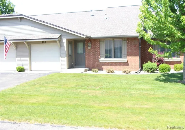 Homes for sale in Zeeland, MI | 265 Interlaken Ct, Zeeland, MI 49464 | MLS# 61000880