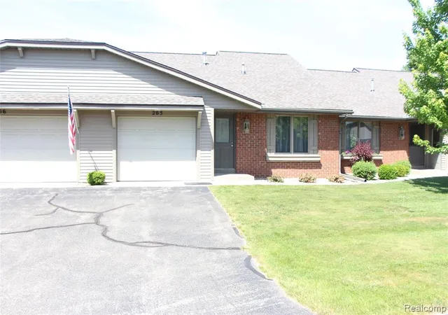 Homes for sale in Zeeland, MI | 265 Interlaken Ct, Zeeland, MI 49464 | MLS# 61000880