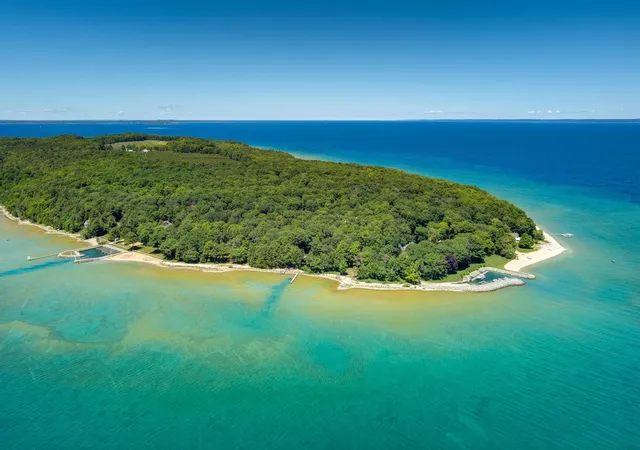 Homes for sale in Omena, MI | 4152 N Omena Point Rd, Omena, MI 49674 | MLS# 80067114