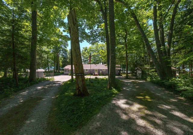 Photo 3 of Single family home for sale at 4152 N Omena Point Rd, Omena, MI 49674 | MLS# 80067114 | Listing updated on 2026-09-11
