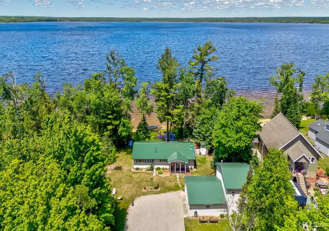 Homes for sale in Gulliver, MI | 2008 W Co Rd 432 Rd, Gulliver, MI 49840 | MLS# 50212539