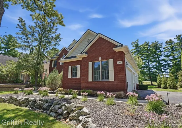 Photo 3 of Single family home for sale at 4700 Clifford Rd, Brighton, MI 48116 7849 | MLS# 61024890 | Listing updated on 2026-09-03