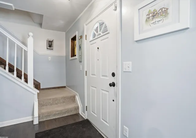 4th image of 23011 Gill Rd Rd, Farmington Hills, MI 48335 | MLS# 50209998