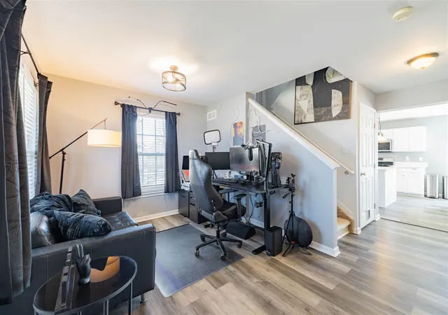 4th image of 8262 S Warwick Ct, Ypsilanti, MI 48198 | MLS# 70499827